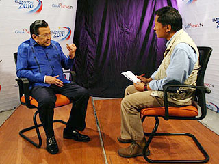 Ex-President Joseph Estrada explains on Friday why he's running again on GMANews.TV's 'Examine,' the country's first and only Q and A web show. <b>Joe Galvez</b>