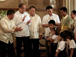 PNoy launches DepEds K+12 program