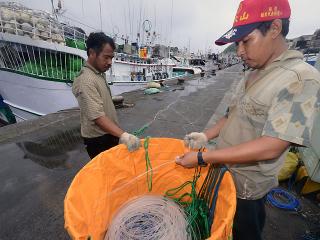 Pinoy fishermen in Taiwan prepare for Gener