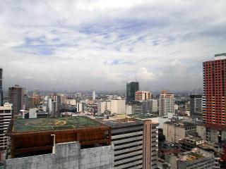 Metro Manila sky finally shows some blue