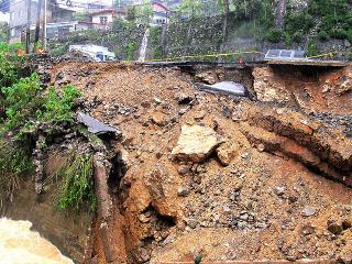 Helen causes landslide in La Trinidad