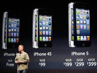 Apple launches iPhone 5 in US