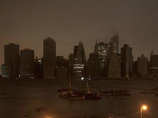 Darkness covers NY as Sandy makes landfall