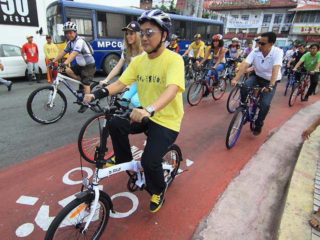 MMDA opens children s road safety park 2 bicycle lanes in Manila