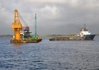 Crane ship arrives in Palawan for USS Guardian extrication