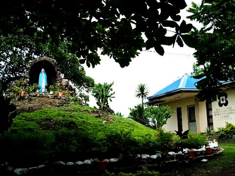 Antique’s smallest volcano hides a forbidden love affair | GMA News Online