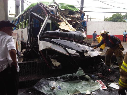 3 killed, 4 hurt as bus falls from Skyway