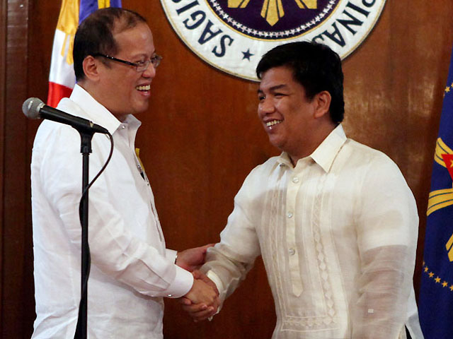 PNoy orders ARMM OIC Hataman to implement total log ban | GMA News Online