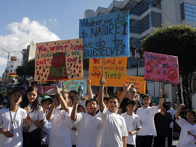 Thousands join rally against SM Baguio | GMA News Online