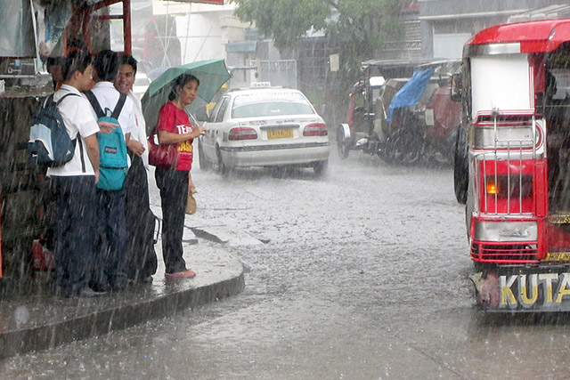 PAGASA: Rain over parts of NCR due to thunderstorm | GMA News Online