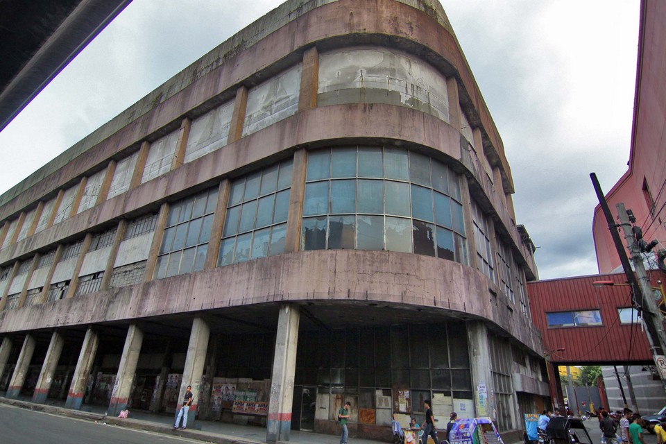 The once glamorous movie theaters of downtown Manila ...